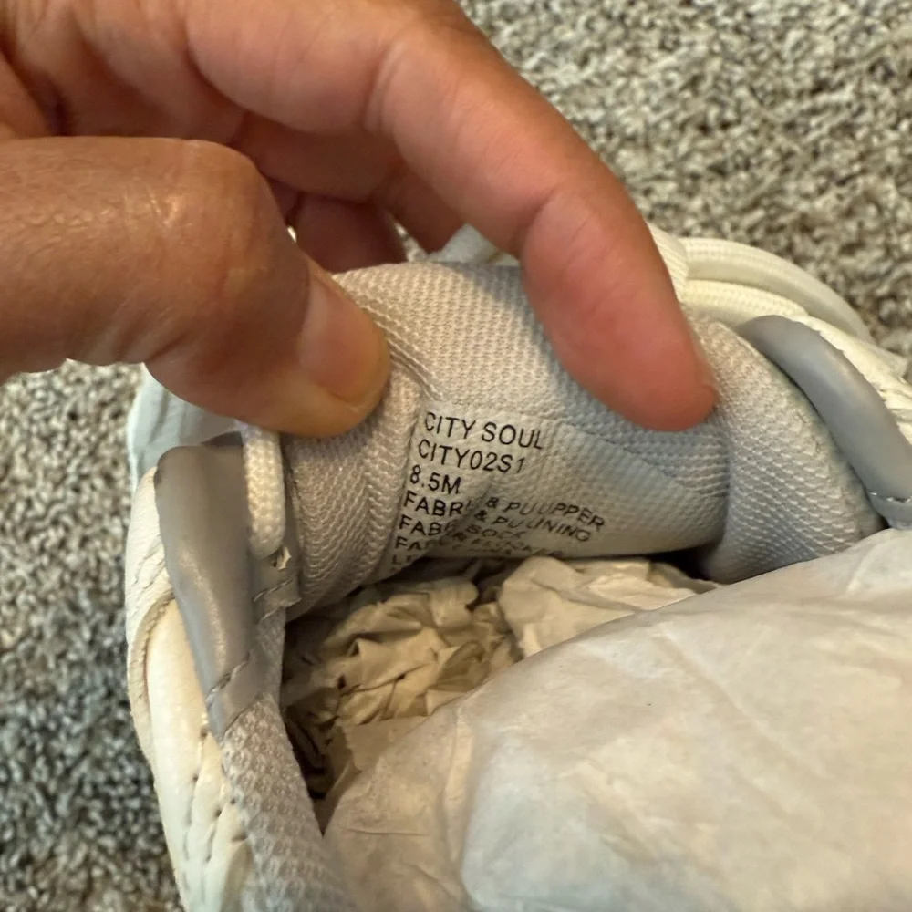 Steve Madden City Souls / K-Pop Demon Hunters - 8.5 - Picture 4 of 5
